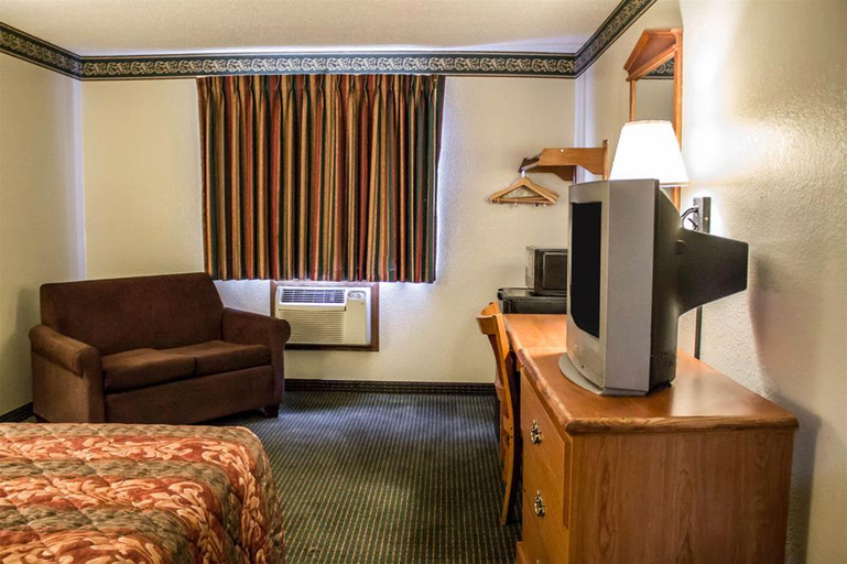 Public Area 2, Econo Lodge Akron Copley Northwest, Summit