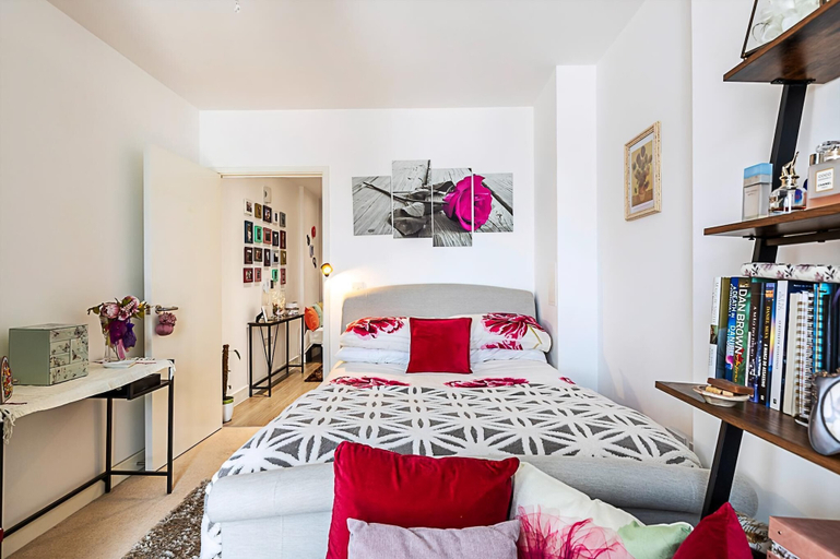 Bedroom 3, Stylish Canary Wharf Retreat For 2, London