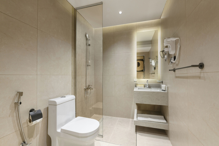 Others 5, Aryash hotel