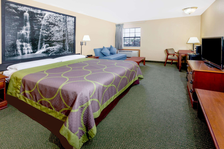 Public Area 2, Super 8 by Wyndham Pine Bluff, Jefferson