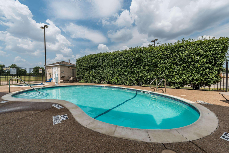 Sport & Beauty, Microtel Inn & Suites By Wyndham Ft. Worth North/, Fort Worth
