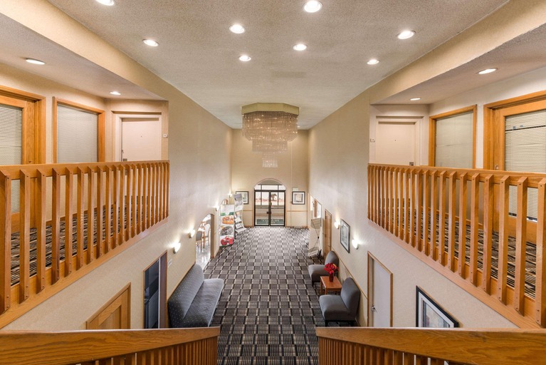 Public Area 2, Quality Inn Portage, Porter