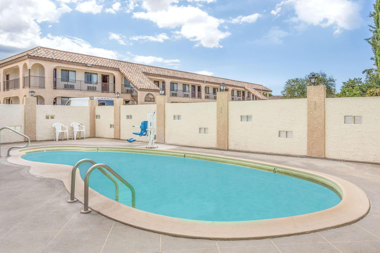 Sport & Beauty, Days Inn by Wyndham Kingman East, Mohave