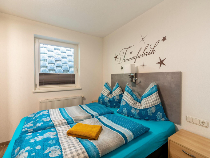 Bedroom 2, Apartment Neukirchen near Ski Slopes, Zell am See