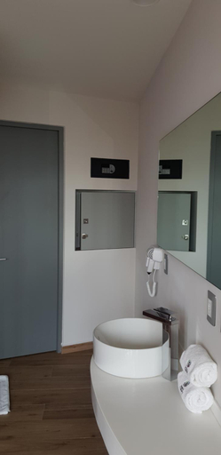 Bathroom 2, Quinto Elemento, Mexico City