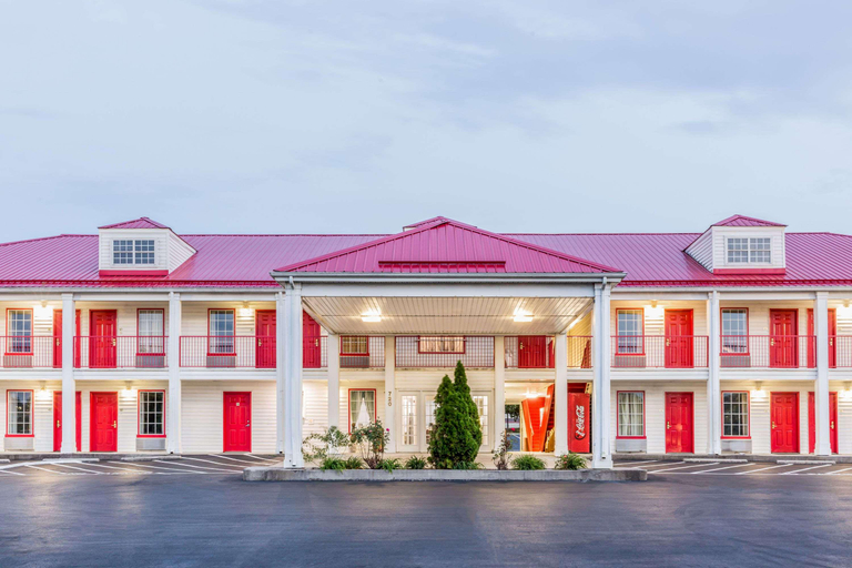 Exterior & Views