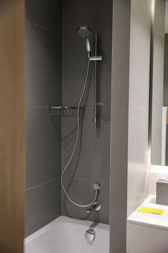 Bathroom 4, Mercure Dubai Gold District, Dubai