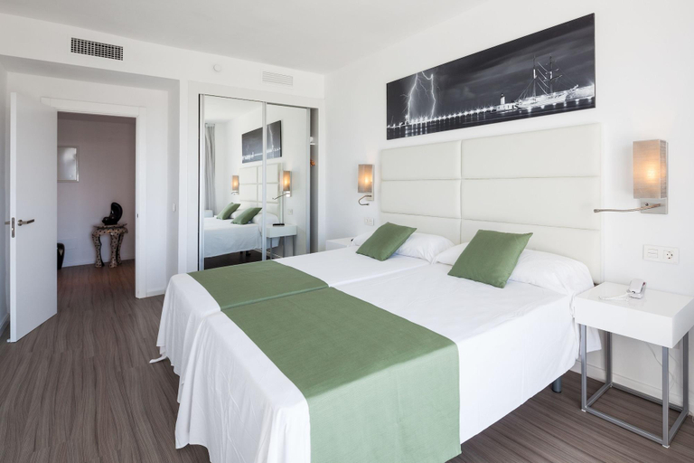 Bedroom 3, AxelBeach Ibiza Suites Apartments Spa and Beach Club - Adults Only, Baleares