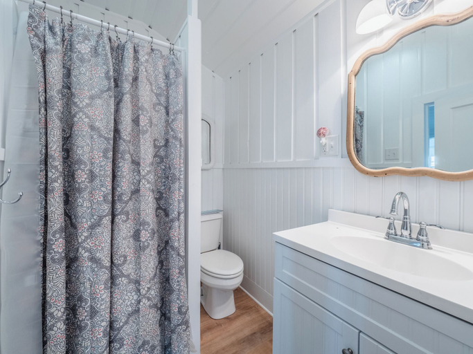 Bathroom 3, Cottage at Scotch Bonnet by Carolina Retreats, New Hanover