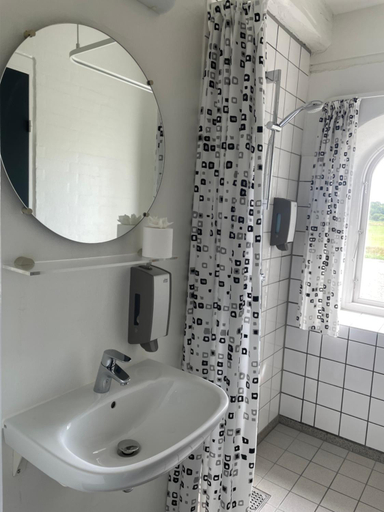 Bathroom 3, Bjerremark Hotel og Kursuscenter, Tønder