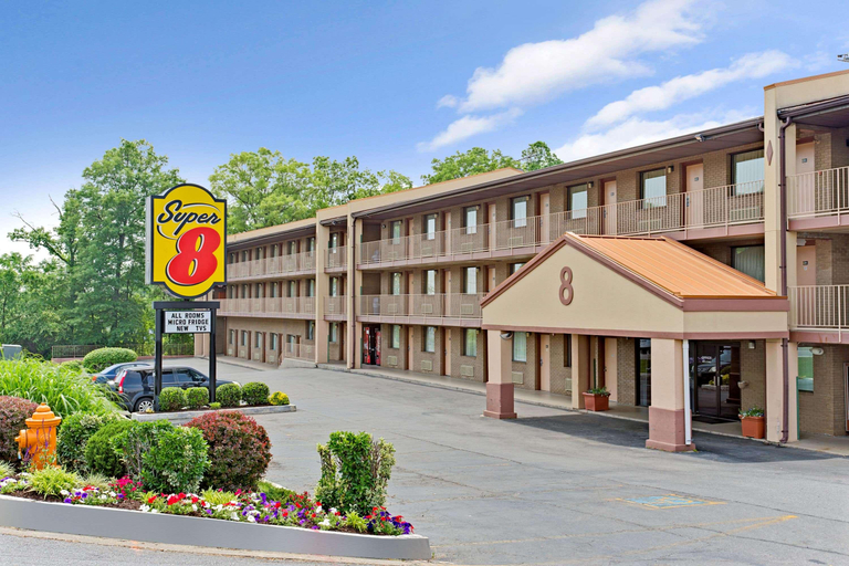 Exterior & Views 2, Super 8 by Wyndham Laurel, Howard