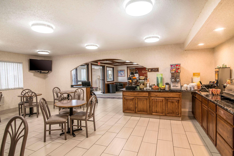 Food & Drinks 5, Quality Inn Raton, NM, Colfax