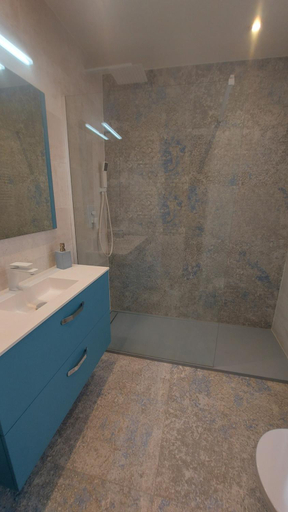Bathroom 4, Absolute Sagrada Familia, Barcelona