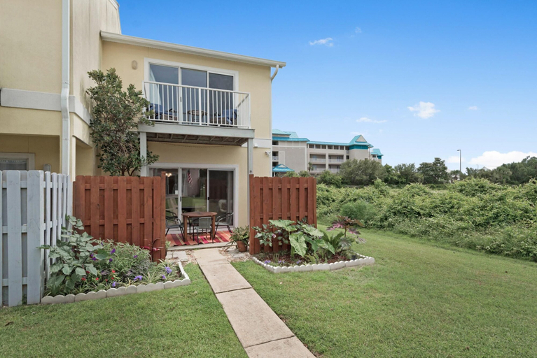 Others 3, Gulf Walk 606, Walton