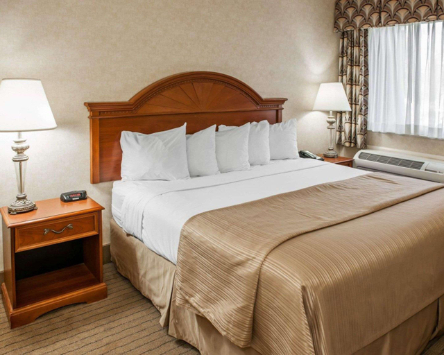 Bedroom 3, Quality Inn Castleton, Marion