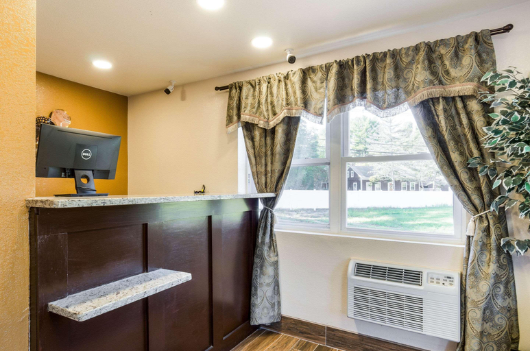 Public Area 2, Rodeway Inn Middleboro - Plymouth, Plymouth