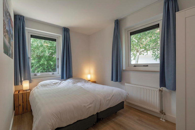 Bedroom 2, Duynopgangh 16 Villa for 8-guests Behind Dunes, Den Helder