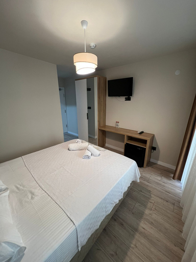 Bedroom 4, Çam otel, Edremit