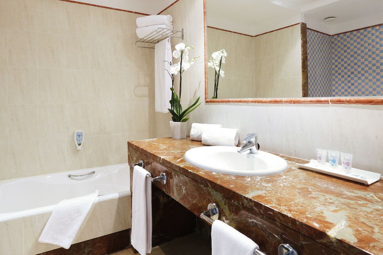 Bathroom 5, Grupotel Club Turquesa Mar, Baleares