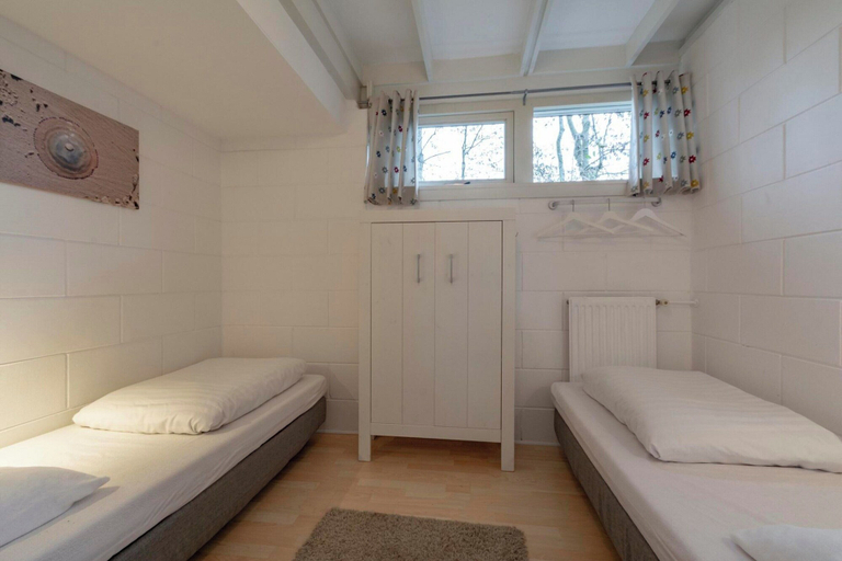 Room 4, Wildrijk 83 Holiday Home Near Beach, Zijpe