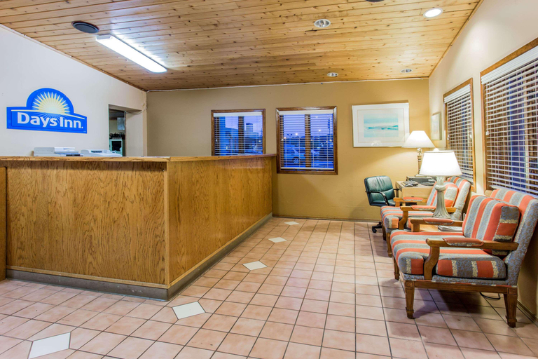 Public Area 2, Days Inn by Wyndham West Allis/Milwaukee, Milwaukee