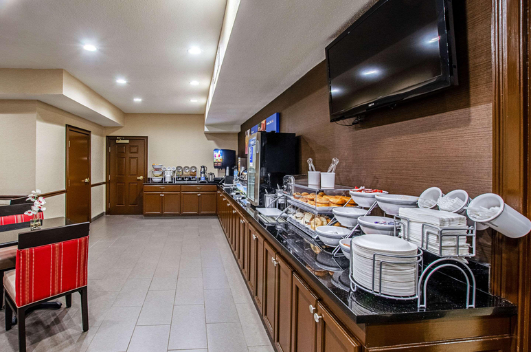 Food & Drinks 5, Comfort Inn & Suites Santee I-95, Orangeburg