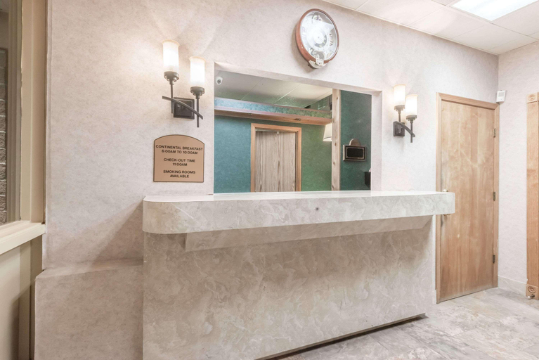 Public Area 2, Days Inn By Wyndham Niles, Trumbull