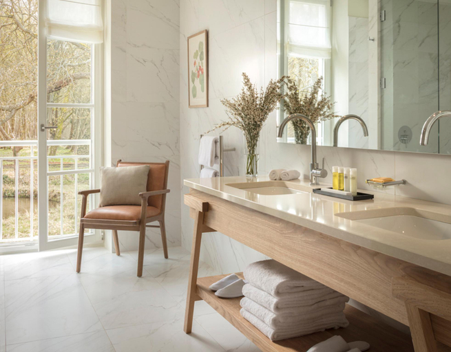 Bathroom 4, Le Grand Pavillon Chantilly, Oise