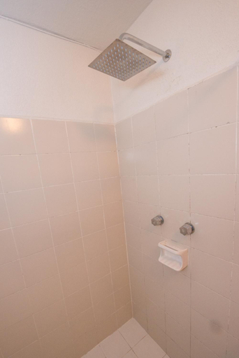 Bathroom, Hotel Descanso Inn, Tijuana