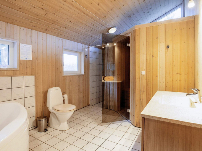 Bathroom 3, 4 Star Holiday Home in Lokken, Hjørring