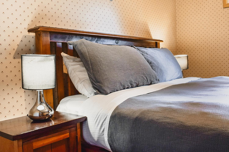 Bedroom, Danseys Pass Hotel, Central Otago