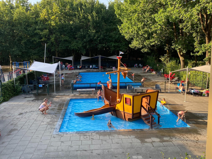 Others 4, Chalet in Duinhoeve with Van Gogh Style, Tilburg