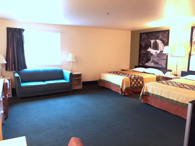 Bedroom 3, Super 8 by Wyndham Hamilton, Ravalli