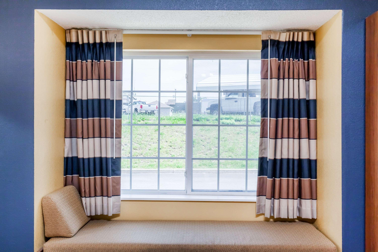 Bedroom 3, Microtel Inn & Suites by Wyndham Dickson City/Scranton, Lackawanna