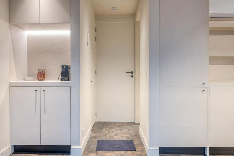 Others 4, Charming Attic Studio in Ghent, Oost-Vlaanderen