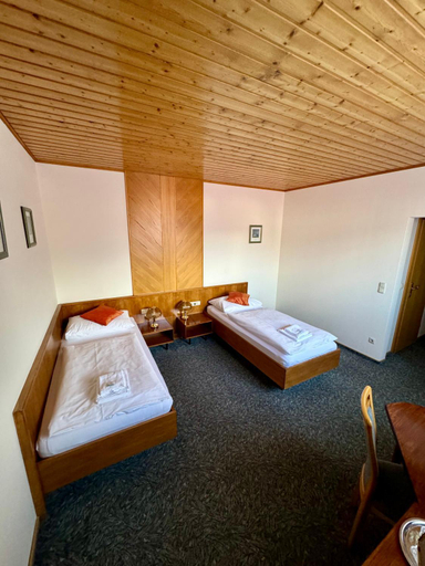 Bedroom 3, Hotel Die Traube, Liezen