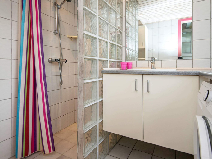 Bathroom 3, 5 Person Holiday Home in Ebeltoft, Syddjurs