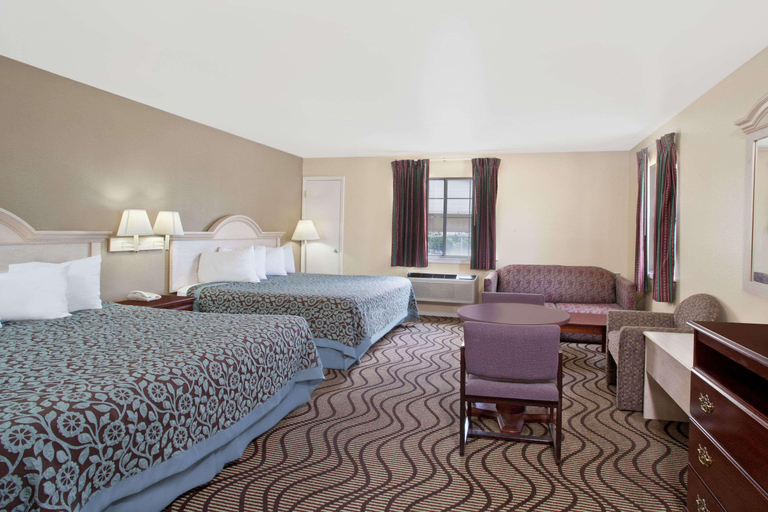 Bathroom 4, Days Inn by Wyndham Kerrville, Kerr