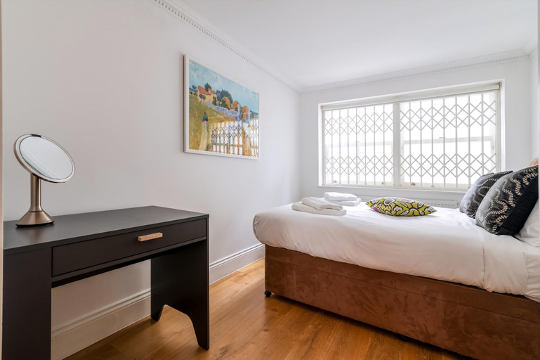 Bedroom 3, Gorgeous Kentish Town Flat, London