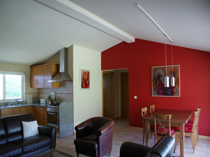Others 5, Holiday Home in Covas with Pool and Nature, Tábua