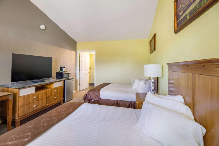 Bedroom 3, Rodeway Inn Casper, Natrona