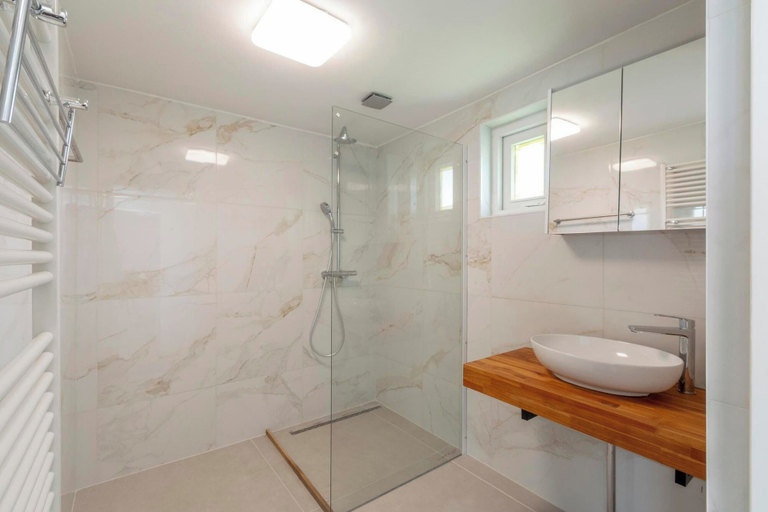 Bathroom 3, Bungalow Near Sint Maartenszee Beach, Zijpe