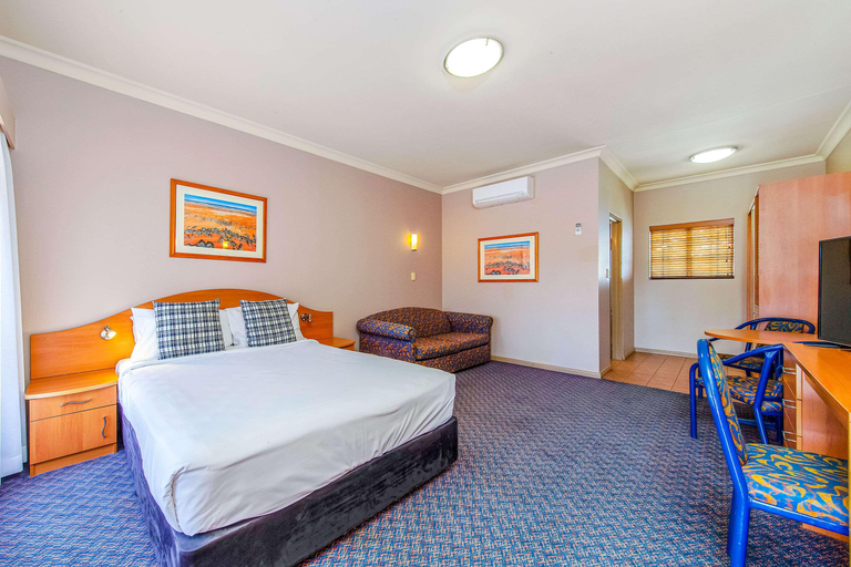 Bedroom 3, Quality Inn Penrith, Penrith - West