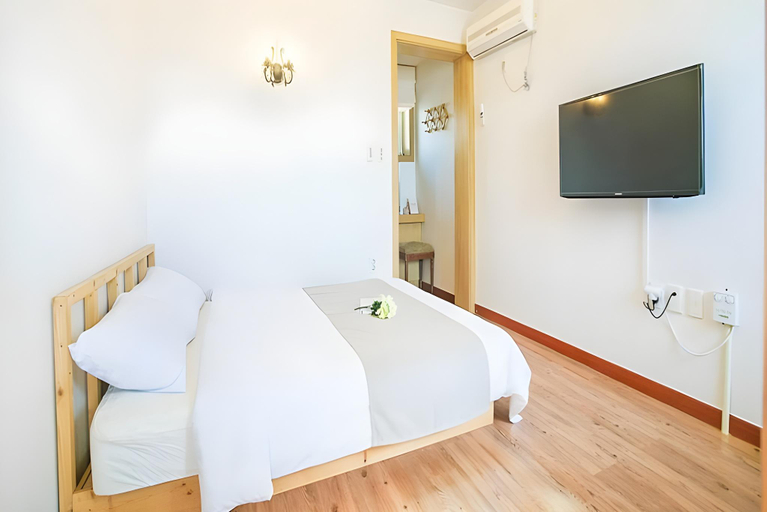 Bedroom 2, Jeju Cozy House Pension, Jeju