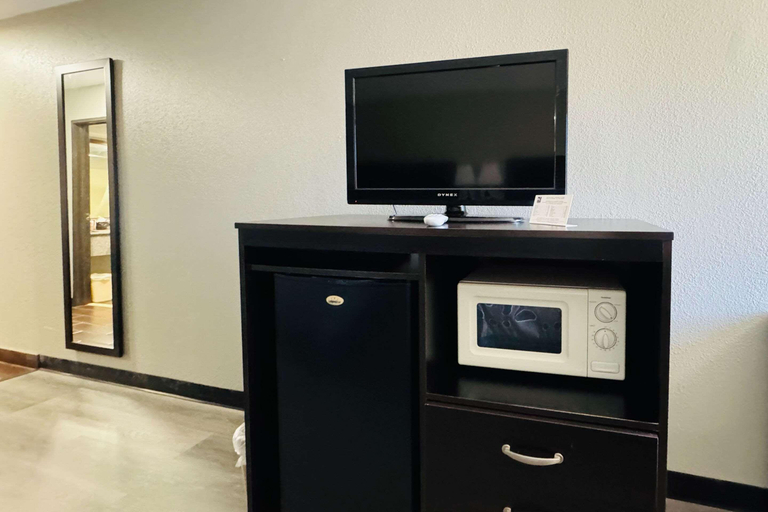 Bedroom 3, Quality Inn & Suites Centerville, Hickman