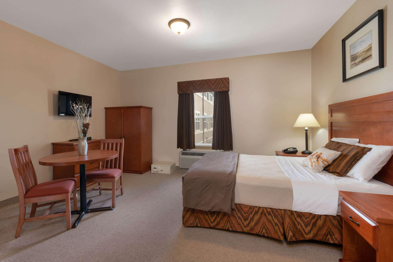 Bedroom 3, Clarion Hotel Suites, Williams
