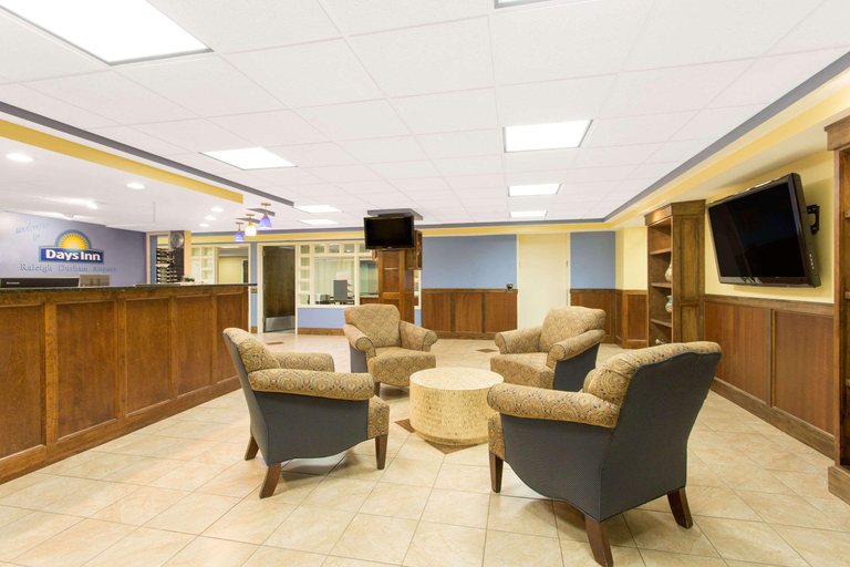 Public Area 2, Days Inn by Wyndham Raleigh-Arpt-Rsch Tri Pk, Wake