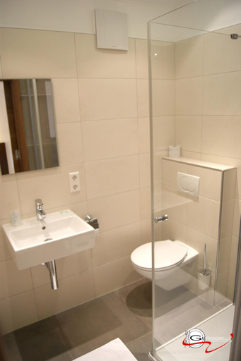 Bathroom 3, Hotel Casa Borghese, Luxembourg