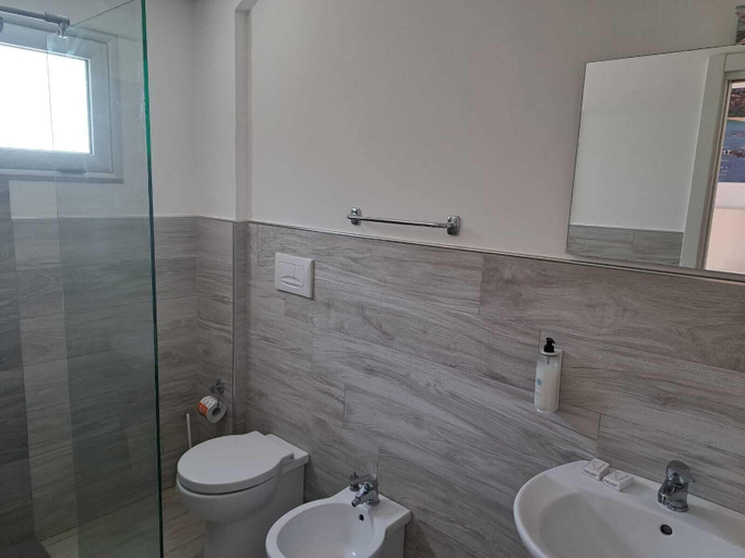 Bathroom 4, Hotel Umberto, Vibo Valentia