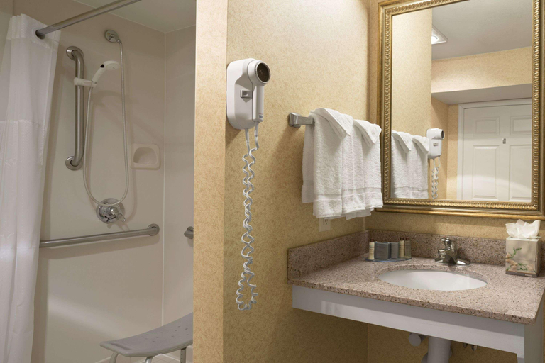 Bathroom 4, Suburban Studios, Allen